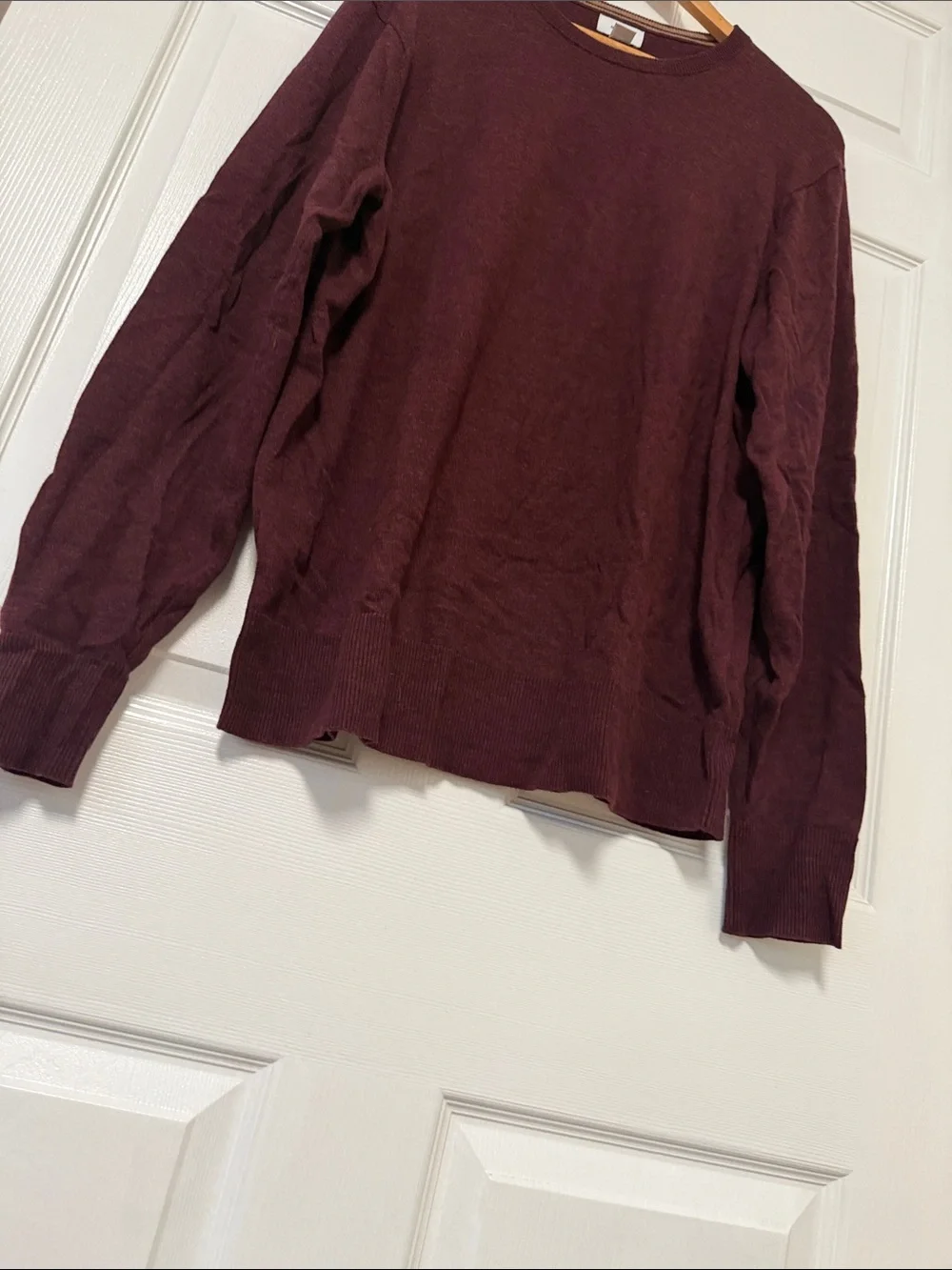Old Navy Men's Maroon/Burgundy Crewneck Sweater